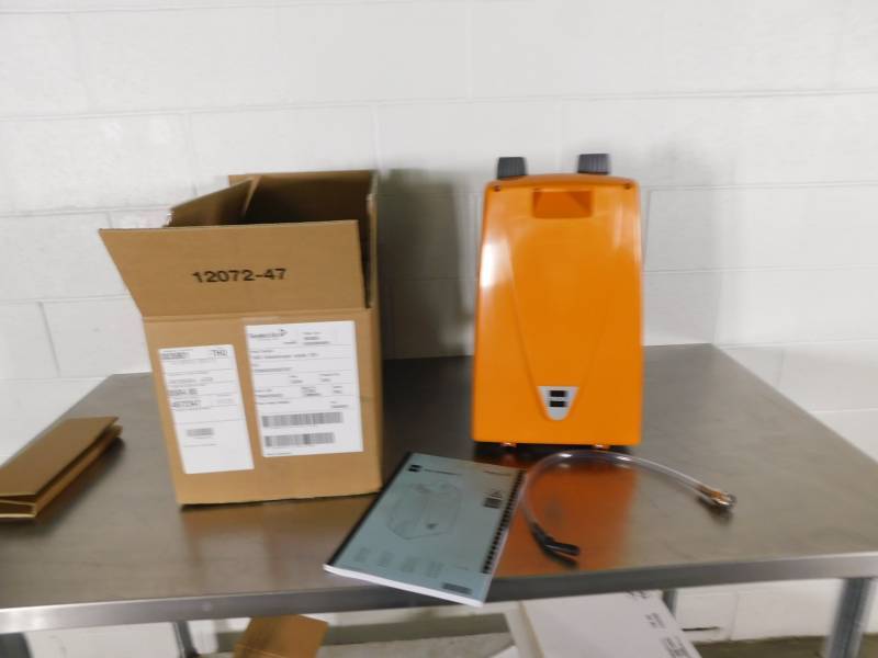 lot 2982 image: Taski Foam Generator 2