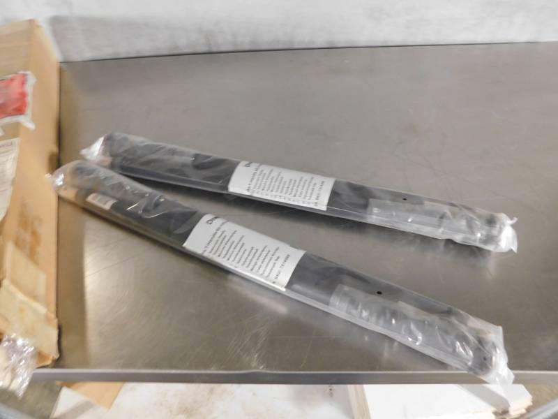 lot 3076 image: Lot of Diversey Ultra T Handles