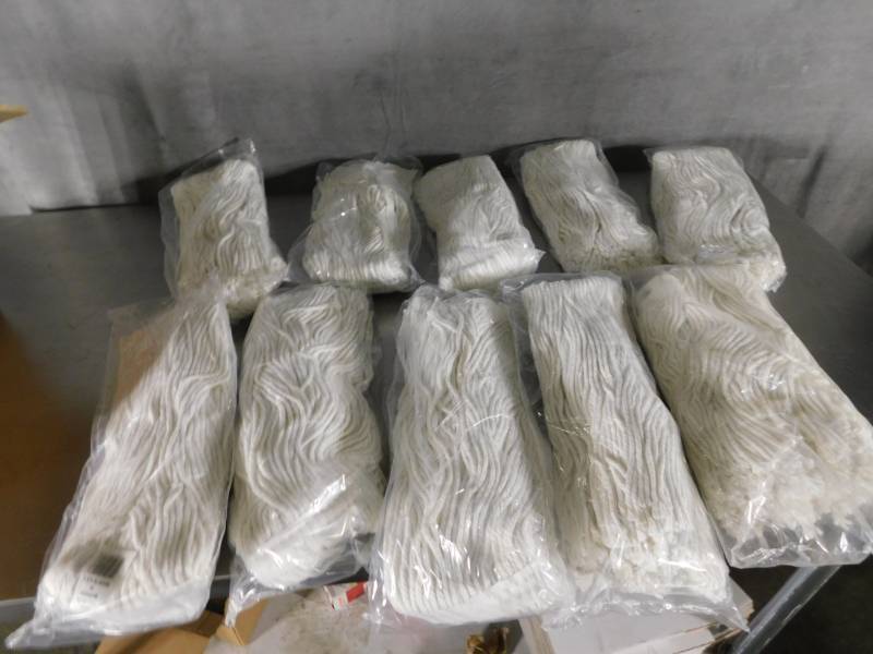 lot 3084 image: Lot of Mop Heads