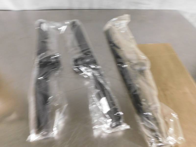 lot 3089 image: Lot of Carliisle Squeegees