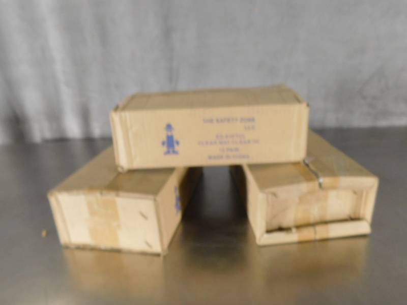lot 3108 image: Lot of Saftey Glasses