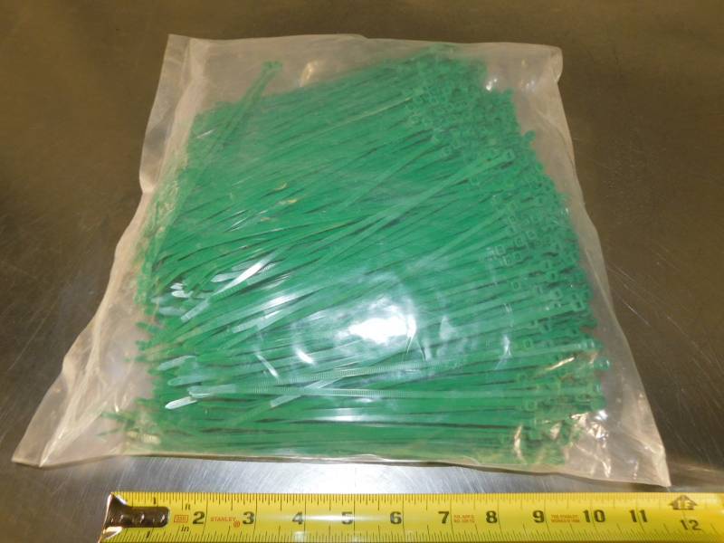 lot 3144 image: Large Bag of Zip Ties