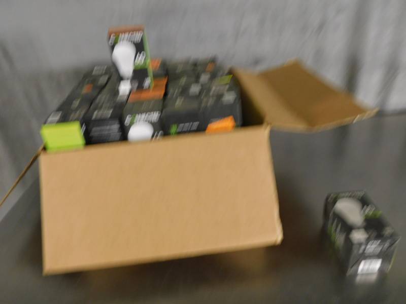 lot 3322 image: Lot of TCP Connected Automated Home Lighting System LED Light Bulbs