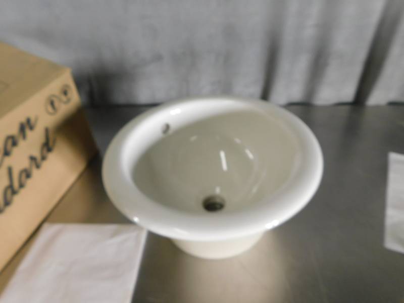 lot 3339 image: American Standard Royton Sink