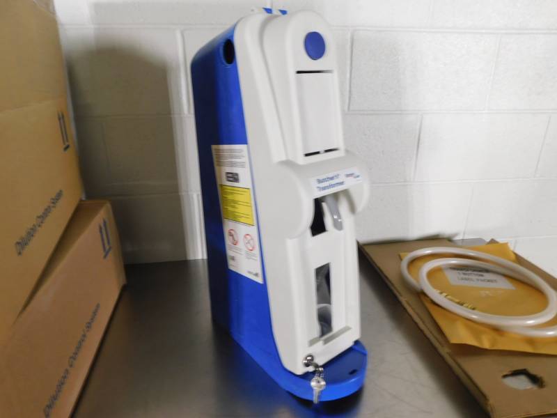 lot 3037 image: Lot of 2 Butchers Transformer 1 Button E-Gap Bottle Fill Dispensers