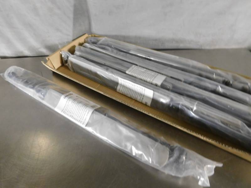 lot 3192 image: Lot of Diversey Ultra Interior Mop Handles