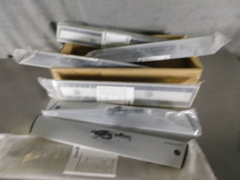 lot 3194 image: Lot of Diversey Ultra Mop Frames 60cm