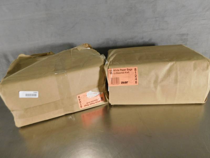 lot 3362 image: Lot of paper Bags