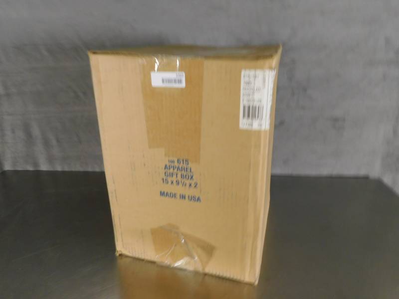 lot 3367 image: Case of Apparel Gift Boxes