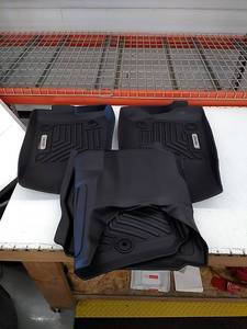 lot 63048 image: Oedro off road 4 x 4 floor mats