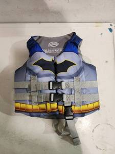 lot 39130 image: SwimWays Kids Life Jacket, DC Batman, Child 33-55 lbs, Gray