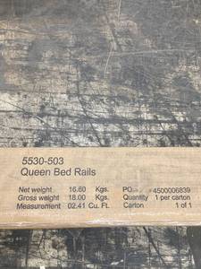 lot 38659 image: HOMESTYLES 5530-503 QUEEN BED RAILS