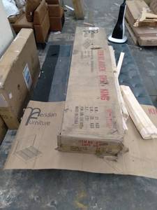 lot 38675 image: Meridian Furniture Item AIDEN Grey King