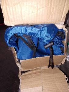 lot 38811 image: FOLDABLE CHAIR, BLUE, W CASE