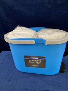 lot 38972 image: MASTHOME MICROFIBER SPIN MOP