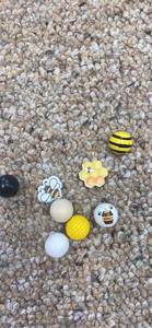 lot 484 image: 9 Packages Wooden Bead Kits - Bee - 160 Piece Packages