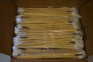 lot 372 image: 1000 Cotton Swabs
