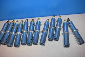 lot 468 image: 12 Scaffolding Pins