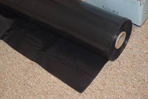 lot 17 image: Roll Black 9 mil Plastic Gaylord Bags - 43 x 46 x 90 - At least 25 on roll