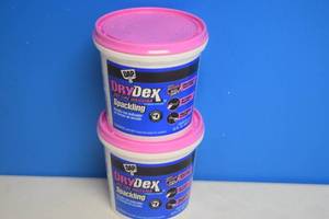 lot 94 image: 2 Quarts Dap Dry Dex Spackling
