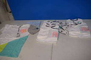 lot 121 image: 8 Kids T-Shirts New with Tags