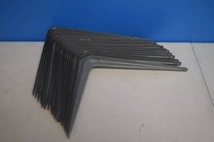 lot 178 image: 20 Shelf Brackets - 10 x 12