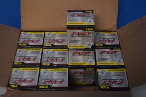 lot 218 image: 12 FVP R1356 Engine Oil Filters