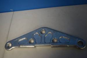 lot 388 image: Anderson Triangle Yoke Plate - 30,000 lbs