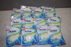 lot 442 image: 12 Bags Aim Floss Picks