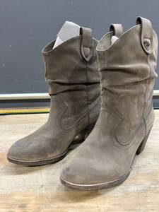 lot 39863 image: Rocket Dog Womens Sheriff Boot Size 9 M