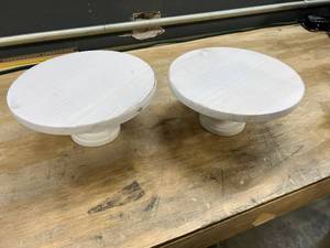 lot 39873 image: Wooden Cake Stand in Distressed White 9.5 Inches Wide - set of 2