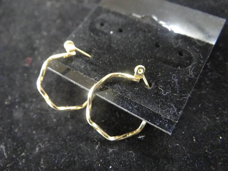 lot 1153 image: 14K gold hoop earrings in gift bag.