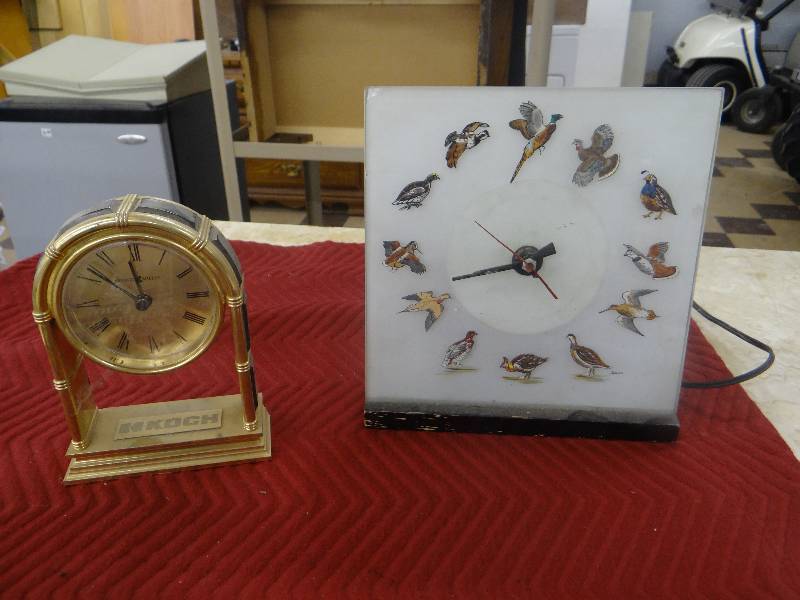 lot 1196 image: Vintage square glass electric clock wgame birds & brass Howard miller table clock.