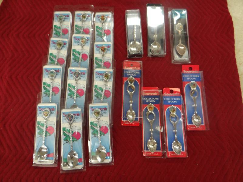 lot 1199 image: Lot of 19 U.S. state souvenir collector spoons. various states - some silver plated.