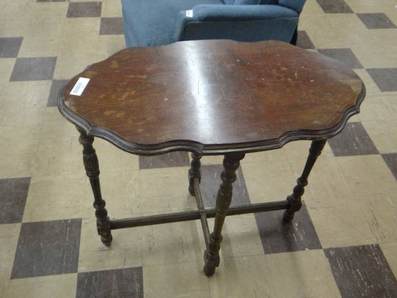 lot 1211 image: Antique dark wood side lamp table.