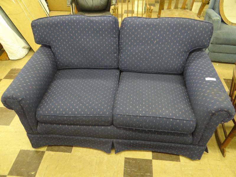 lot 1257 image: Blue - Sofa furniture love seat.