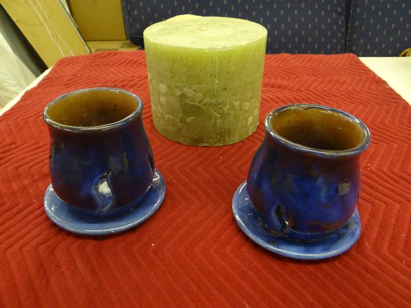lot 1275 image: Large 3 wick candle & set of 2 terracotta votive lanterns.