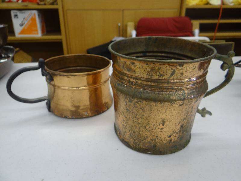 lot 1292 image: 2 Copper & brass handled pots.