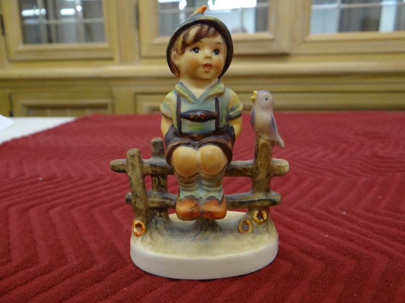 lot 1305 image: GoebelM.I. Hummel Wayside Harmony figurine wbox & paper.