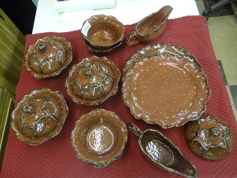 lot 1320 image: Saparnae serving & dinner ware - cabbage design, 15 pcs.