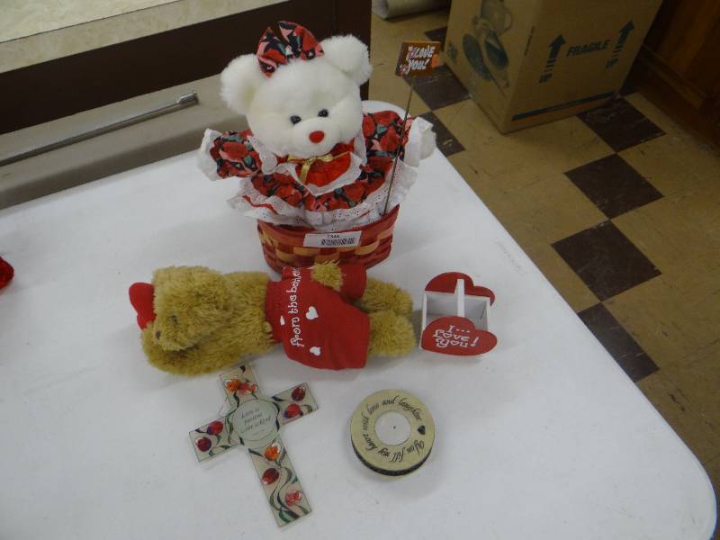 lot 1346 image: Valentines bears, heart basket, love cross, tealight, trinket box.