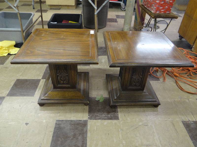 lot 1349 image: Pair of lane square wood end tables.