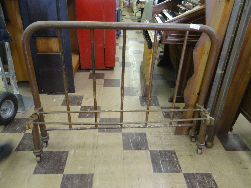 lot 1381 image: Vintage full size metal bed. headboard, ft. board & rails.