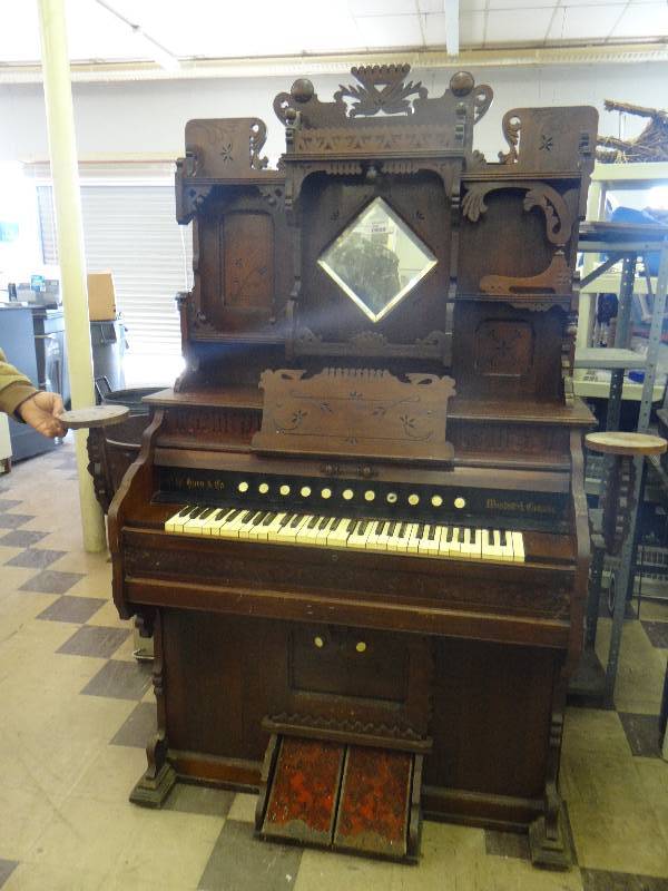 lot 1383 image: Antique D.W. Karn & co. pump organ - made in Woodstock, Canada.
