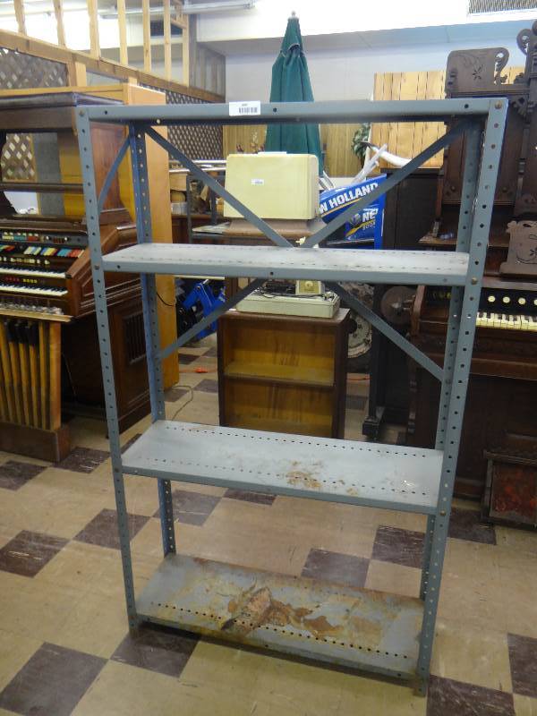 lot 1692 image: Metal shelving unit - 4 shelves.