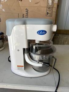 lot 4312 image: Globe SP5 5 qt. 10 Speed Countertop Mixer