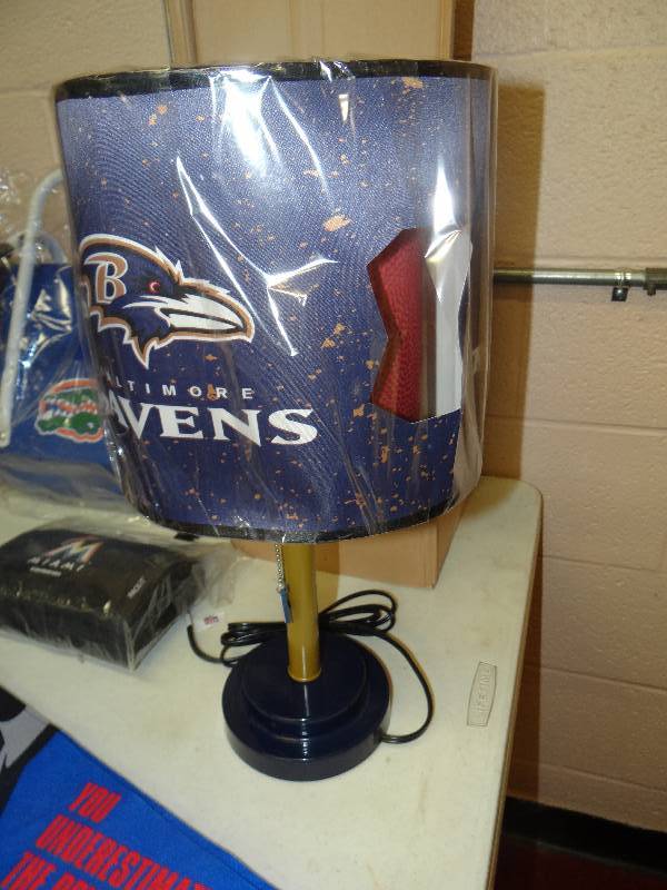 lot 614 image: Baltimore ravens table lamp.