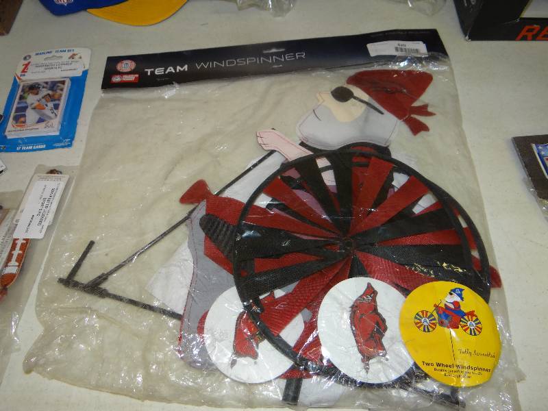 lot 620 image: Razor backs 2 wheel wind spinner.