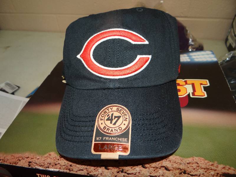 lot 621 image: Bears fitted ball cap.