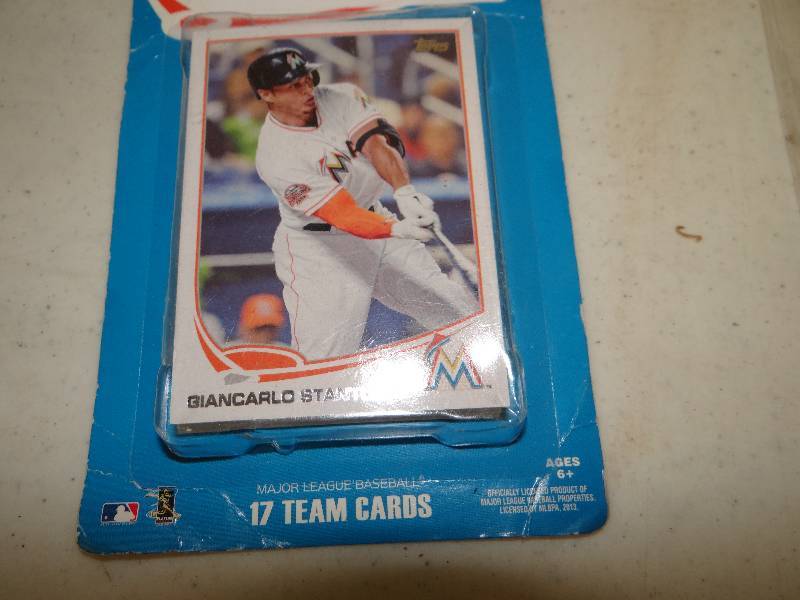 lot 630 image: Marlins team trading card set.